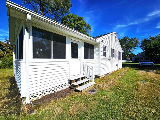 Building Photo - 308 Carey Ave