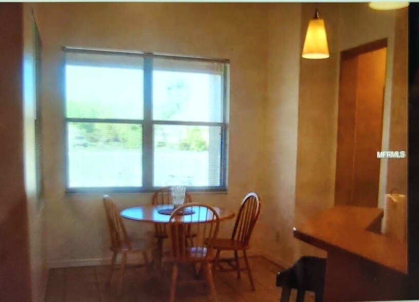 Kitchenette area - 1712 Mellon Way