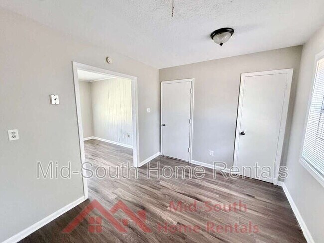 Building Photo - 815 Carol Ann Cove