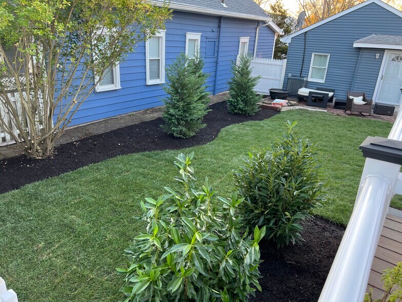 Building Photo - 749 1st St