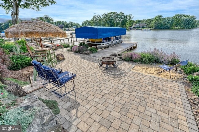 Building Photo - 366 Lake Meade Dr