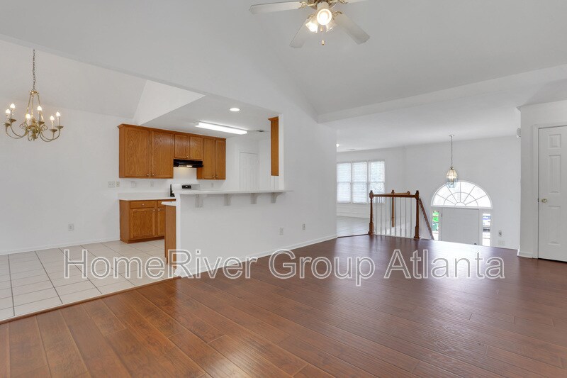 Building Photo - 5425 Huntington Mist Dr