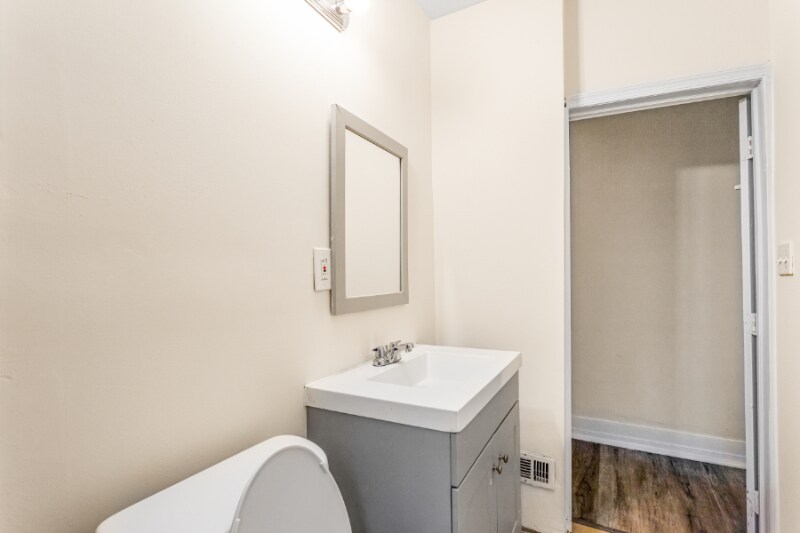 Building Photo - 2945 Walbrook Ave