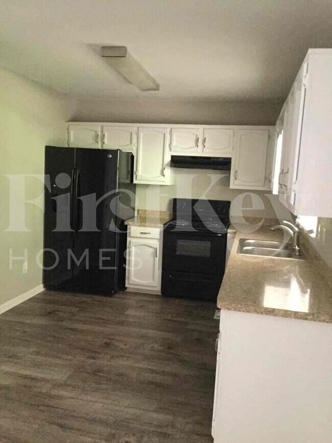 Building Photo - 420 Freestone Dr