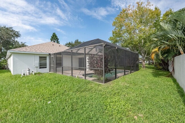 Building Photo - 4 BEDROOM POOL HOME IN SUNTREE!!!!!!!