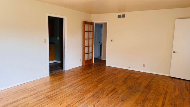 Building Photo - Exceptional 4 bedroom, 1 3/4 bath Two-Stor...
