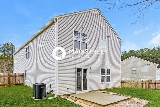 Building Photo - 4 Bedroom Pet-Friendly Home in KNIGHTDALE, NC with Main Street Renewal