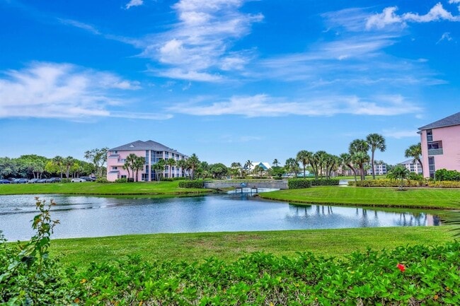 Building Photo - 353 S US Hwy 1