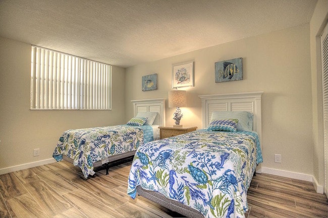 Building Photo - 840 Ocean Dr