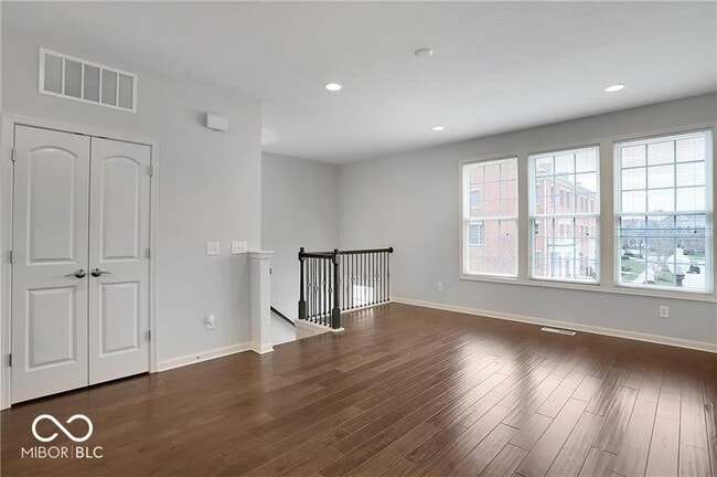 Building Photo - 2025 Broughton St