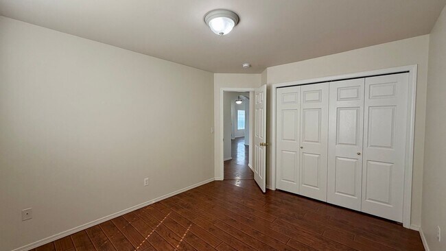 Building Photo - Kennewick Location on Quiet Cul-de-Sac! 3 bed, 2 ba