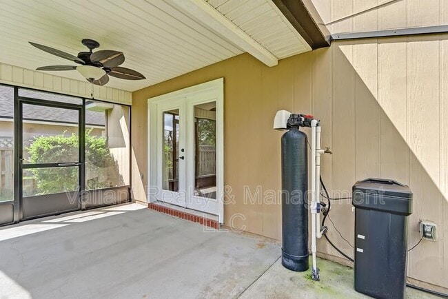 Building Photo - 608 Birchbark Trail