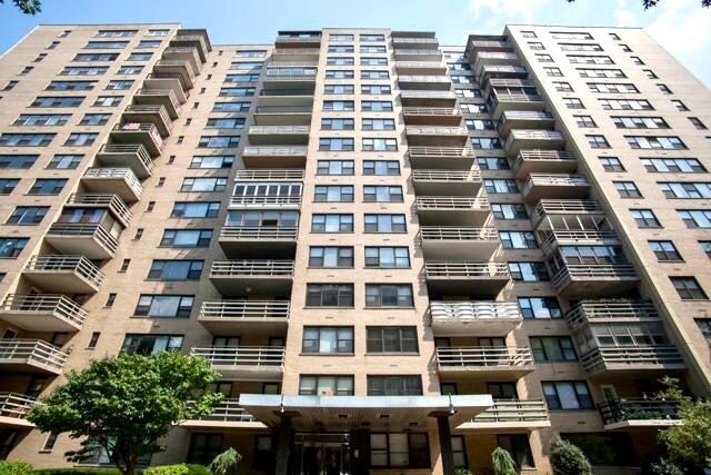Building Photo - 201 Saint Pauls Ave