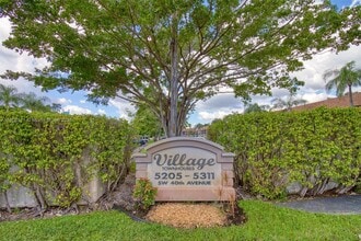 Building Photo - 5209 SW 40th Ave