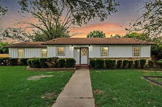 Building Photo - 1108 Springdale Rd