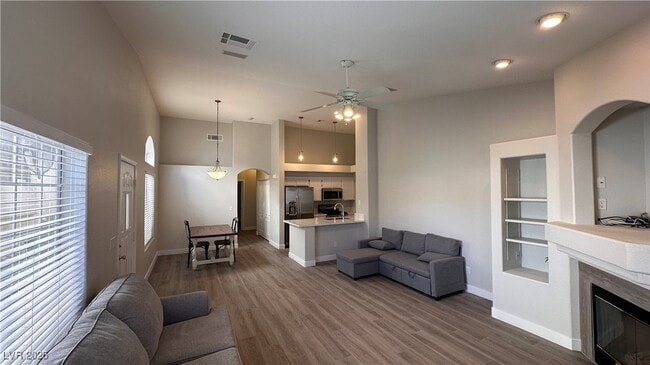 Building Photo - 5252 Island Chain Rd