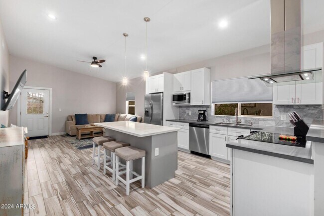 Building Photo - 2647 E Contention Mine Rd