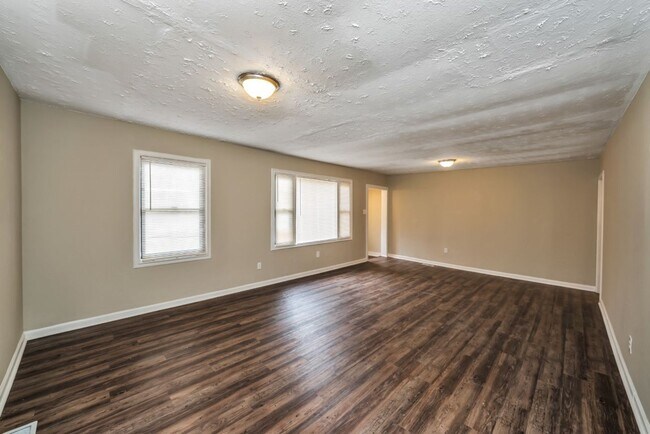 Building Photo - Love Where You Live — Updated 3BR Home in ...