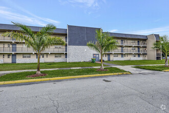Building Photo - 7820 S Colony Cir