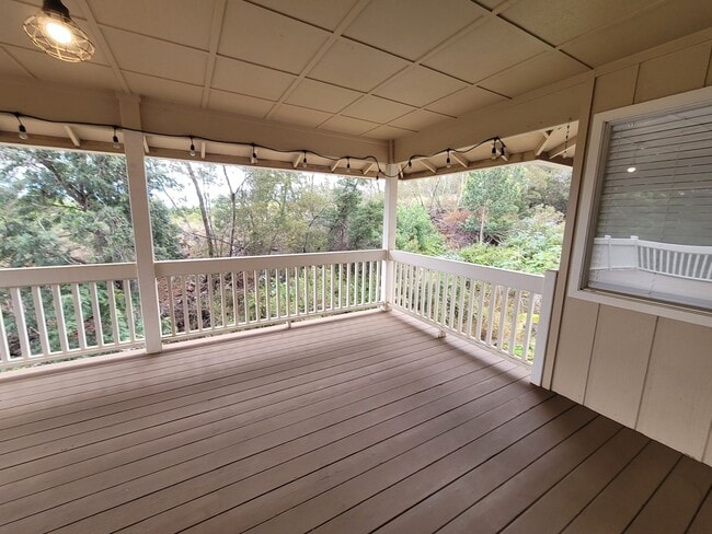 Building Photo - Spacious 3 bedroom 2 bath home in Kula-Available now!