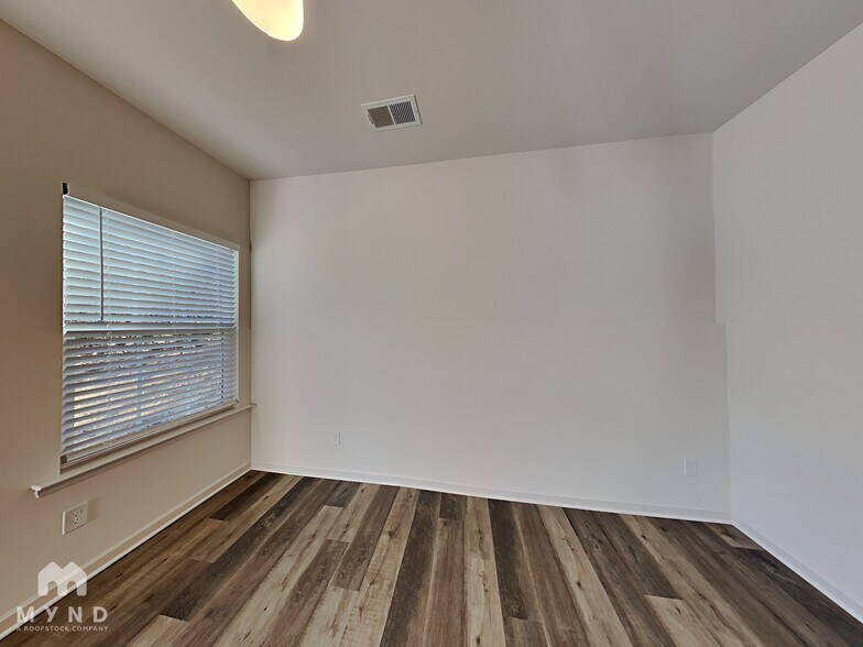 Building Photo - 1525 Allenbrook Dr