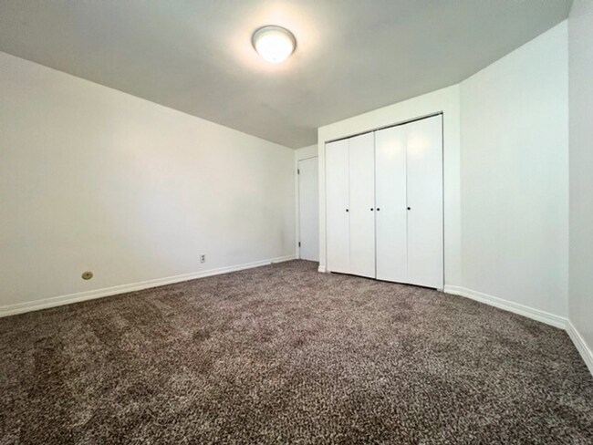 Building Photo - 3006 Bella~Great North End Home!