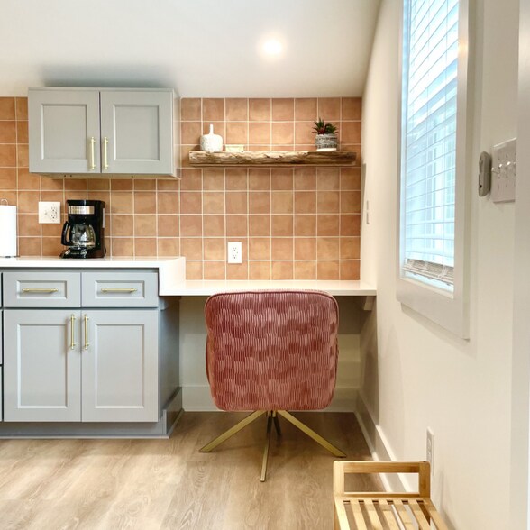 Building Photo - 625 Semaht St