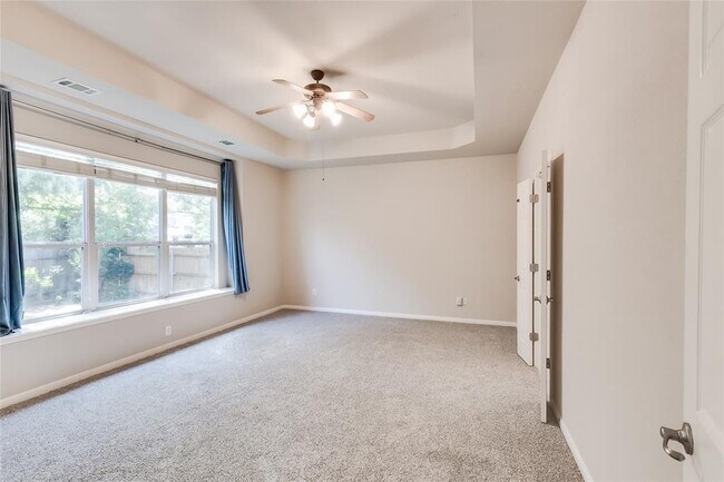 Building Photo - 15524 Belfin Dr
