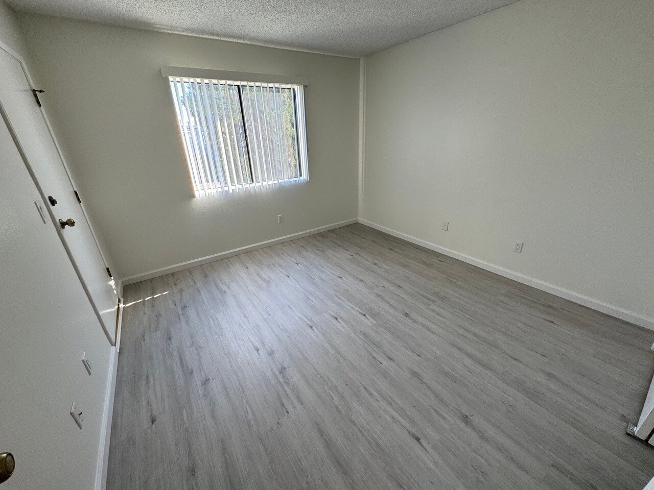 Building Photo - 4633 Vermont Pl