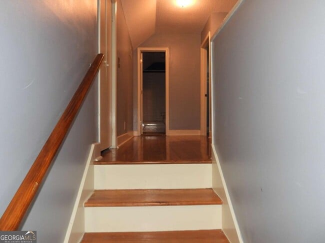 Building Photo - 216 Topi Trail