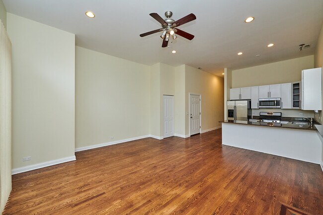 Building Photo - 2436 W Cortez St