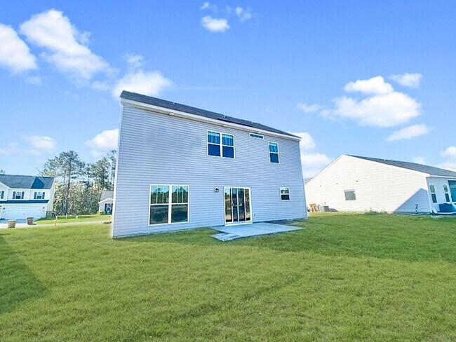 Building Photo - $1000 OFF 1st month rent!!!!Guyton Beauty!...