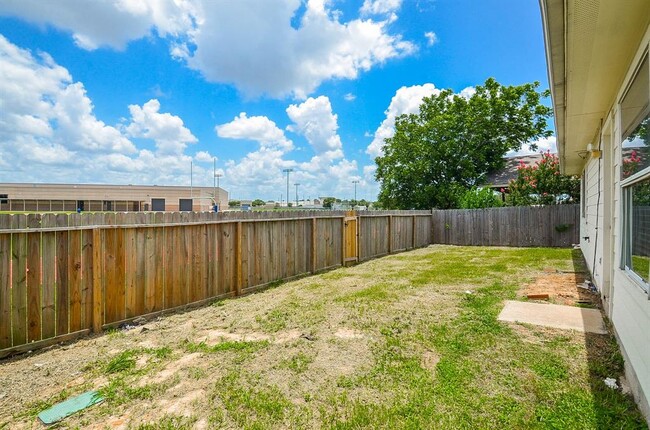 Building Photo - 21123 Bear Tree Trail