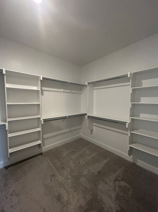 Building Photo - Beautiful Bentonville Home! 4 Bedrooms, 2.5 Bathrooms!!