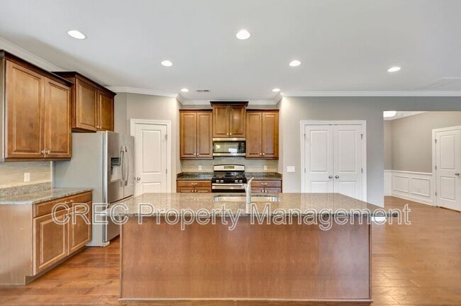 Building Photo - 1161 Sumner Ave