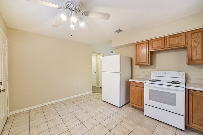 Building Photo - 3 Hedgebell Ct