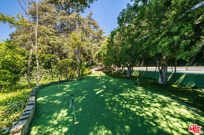 Building Photo - 1550 Amalfi Dr
