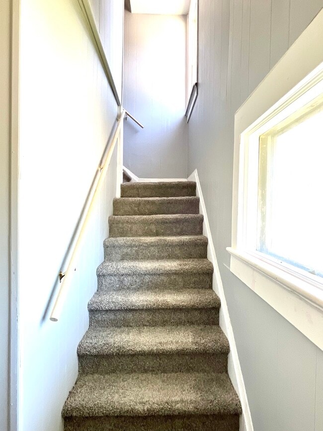 Building Photo - 1601 S Linwood Ave