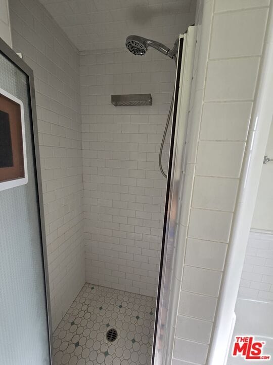 Building Photo - 1338 S Dunsmuir Ave