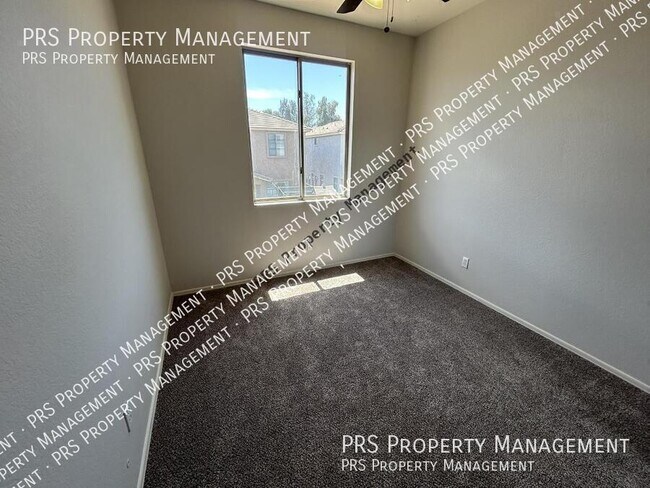 Building Photo - 3651 E Sundance Ave