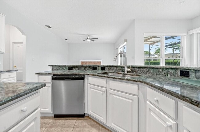 Building Photo - 10337 Pointview Ct