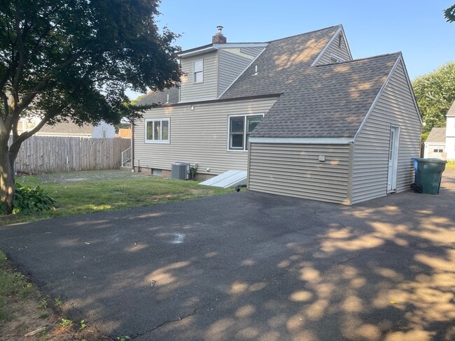 Back - 65 Washington Rd