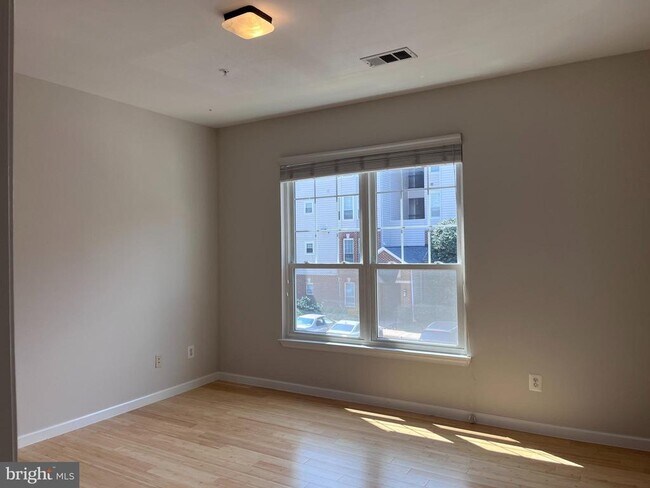 Building Photo - 1601 Spring Gate Dr.