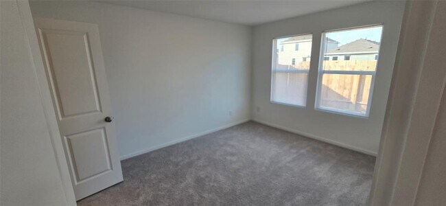 Building Photo - 446 Sormonne Lp