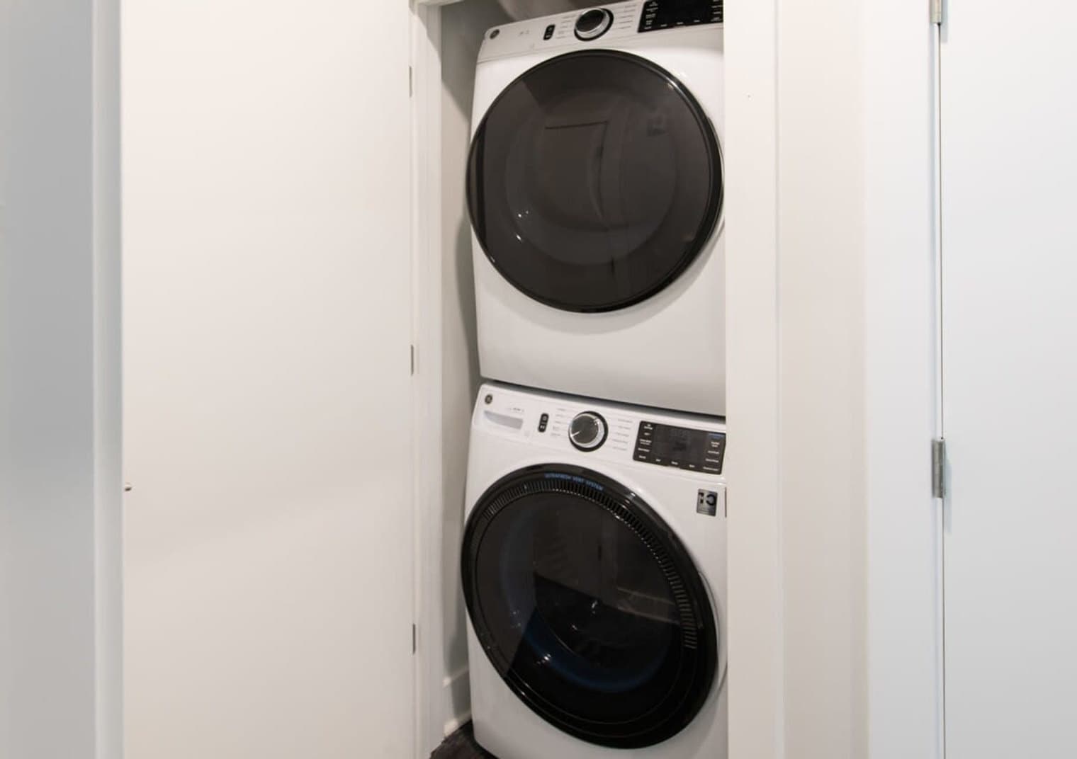 Building Photo - 228 Pike St