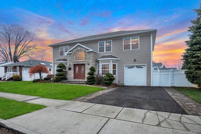 Building Photo - 134-110 10th St