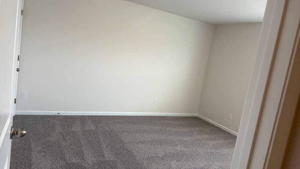 Building Photo - 1614 Yarrow Ln