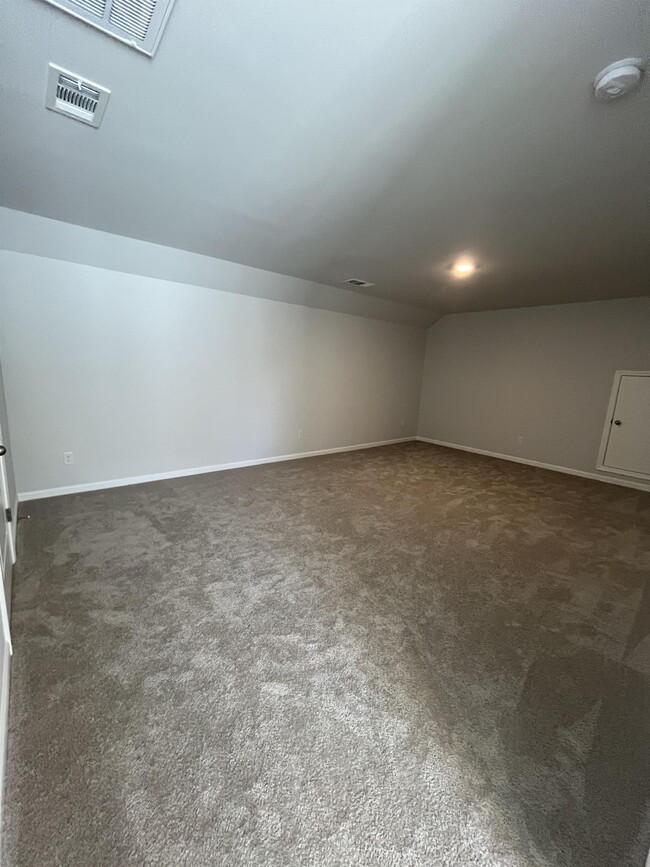 Building Photo - 6127 Japonica Ln