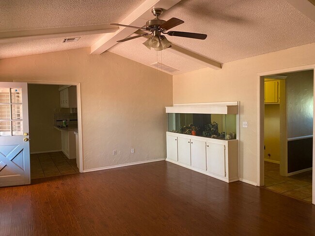 Building Photo - 2312 Shadowlake Dr