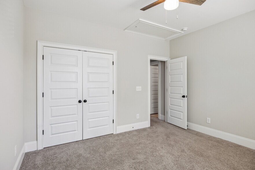 Building Photo - 405 Gilpin Way